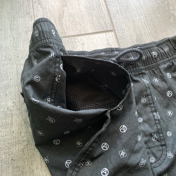 🔥🔥RVCA - ELASTIC BOARSHORTS🔥🔥 - Picture 4 of 6